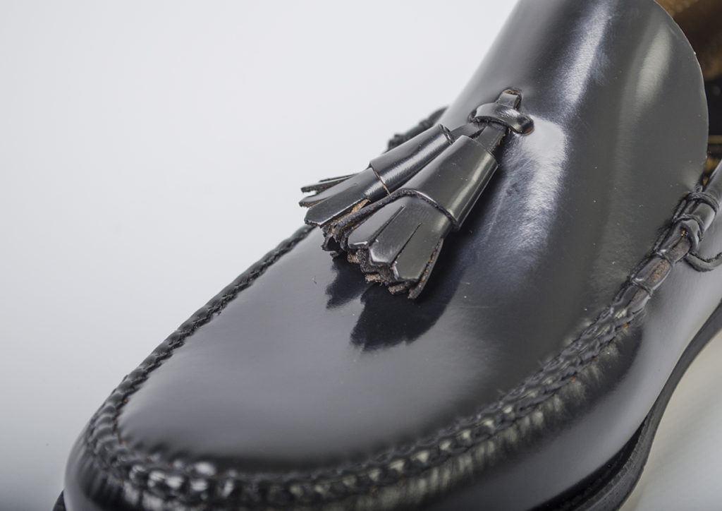 Mocasín Sebastian con Borlas Negro