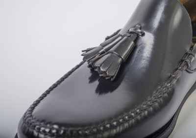 Mocasín Sebastian con Borlas Negro
